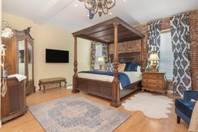 Beland Mansion-Royal Crown suite!